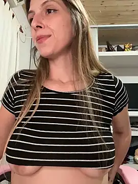 irisdollbb online show from 7, 10, 2025