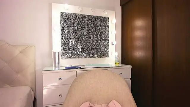 Snapshot of lina_quinn chatting on 14, 2, 2026 lina quinn online show from 14, 2, 2026