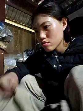 Snapshot of cincin_677 chatting on 22, 10, 2025 cincin 677 online show from 22, 10, 2025