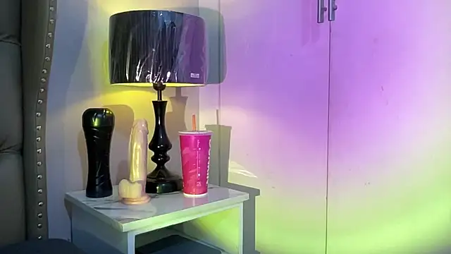 Snapshot of solana_imani chatting on 21, 10, 2025 solana imani online show from 21, 10, 2025