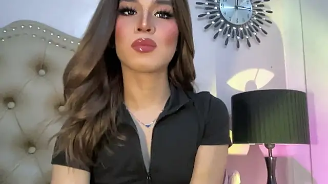 Snapshot of solana_imani chatting on 27, 10, 2025 solana imani online show from 27, 10, 2025