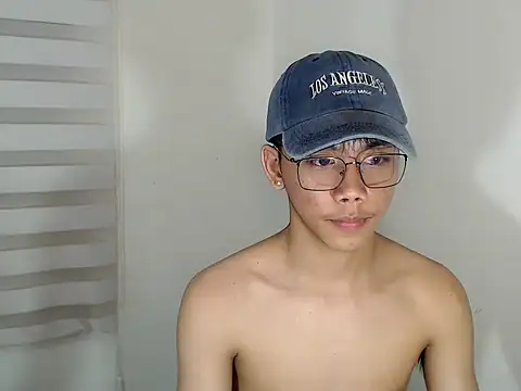 Snapshot of ynotyu chatting on 31, 10, 2025 ynotyu online show from 31, 10, 2025