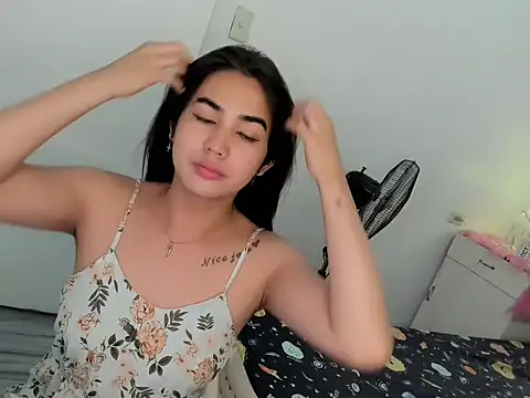 Snapshot of Alovelydoll_nica chatting on 16, 10, 2025 Alovelydoll nica online show from 16, 10, 2025