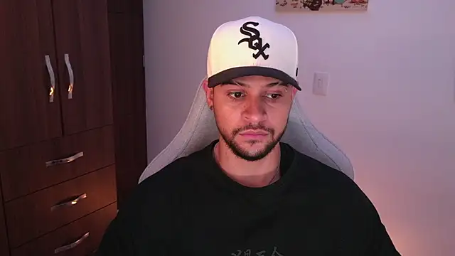 domsantiago  online show from 4, 3, 2026