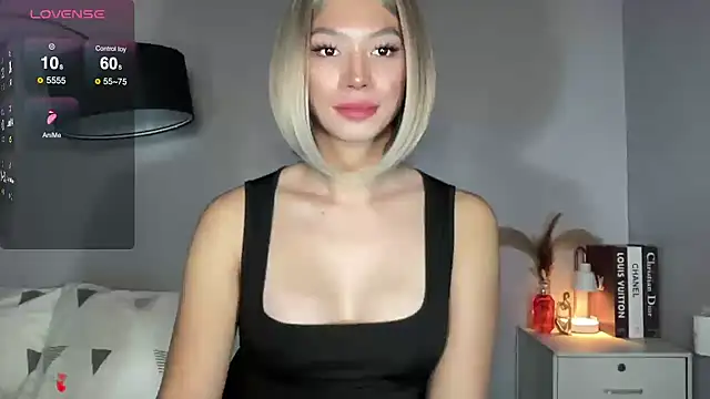 Snapshot of Demi_Maddison chatting on 11, 10, 2025 Demi Maddison online show from 11, 10, 2025