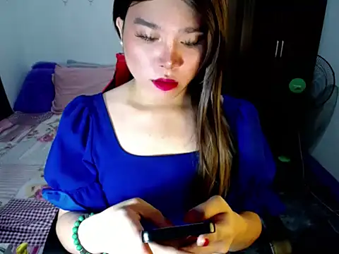 Snapshot of Urassiansweetcummer chatting on 10, 10, 2025 Urassiansweetcummer online show from 10, 10, 2025