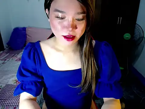 Snapshot of Urassiansweetcummer chatting on 13, 10, 2025 Urassiansweetcummer online show from 13, 10, 2025