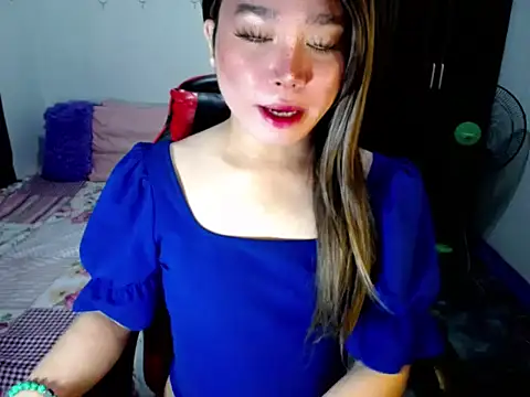 Snapshot of Urassiansweetcummer chatting on 14, 10, 2025 Urassiansweetcummer online show from 14, 10, 2025