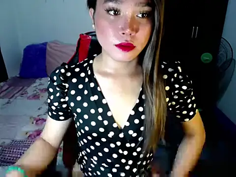 Snapshot of Urassiansweetcummer chatting on 20, 10, 2025 Urassiansweetcummer online show from 20, 10, 2025