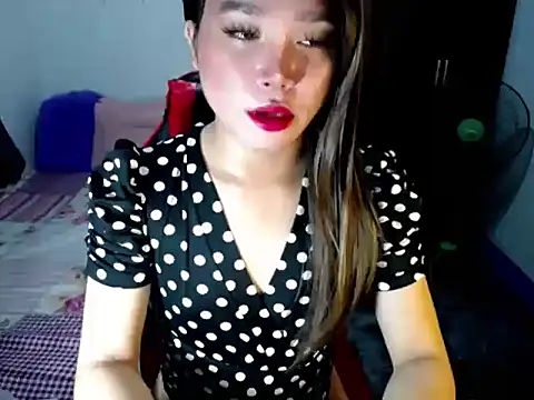 Snapshot of Urassiansweetcummer chatting on 22, 10, 2025 Urassiansweetcummer online show from 22, 10, 2025