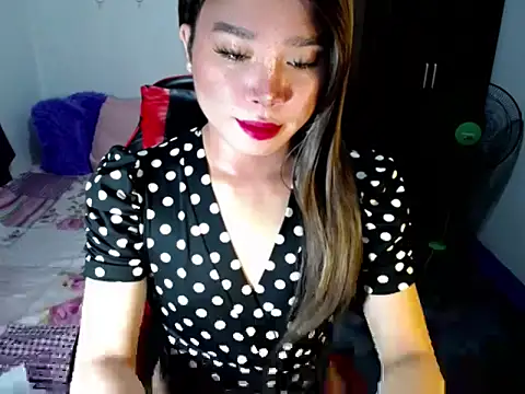 Snapshot of Urassiansweetcummer chatting on 26, 10, 2025 Urassiansweetcummer online show from 26, 10, 2025