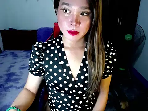 Snapshot of Urassiansweetcummer chatting on 1, 11, 2025 Urassiansweetcummer online show from 1, 11, 2025