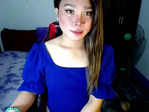 Snapshot of Urassiansweetcummer chatting on 11, 11, 2025 Urassiansweetcummer online show from 11, 11, 2025