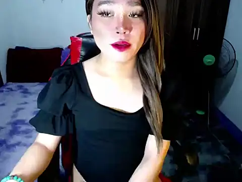 Snapshot of Urassiansweetcummer chatting on 12, 11, 2025 Urassiansweetcummer online show from 12, 11, 2025