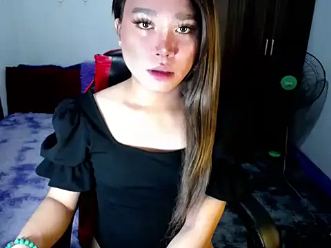 Snapshot of Urassiansweetcummer chatting on 13, 11, 2025 Urassiansweetcummer online show from 13, 11, 2025