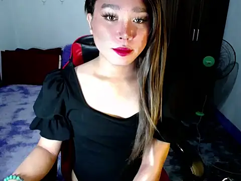 Snapshot of Urassiansweetcummer chatting on 14, 11, 2025 Urassiansweetcummer online show from 14, 11, 2025