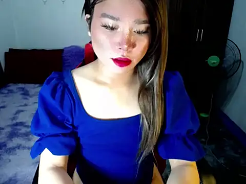 Snapshot of Urassiansweetcummer chatting on 19, 11, 2025 Urassiansweetcummer online show from 19, 11, 2025