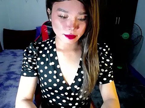 Snapshot of Urassiansweetcummer chatting on 20, 11, 2025 Urassiansweetcummer online show from 20, 11, 2025