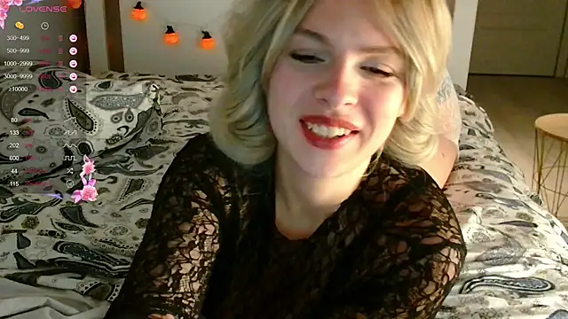 Snapshot of babylilly00 chatting on 23, 10, 2025 babylilly00 online show from 23, 10, 2025
