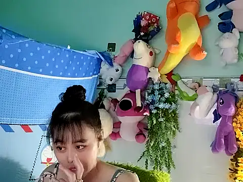 emgaixinhngoan online show from 2, 11, 2025