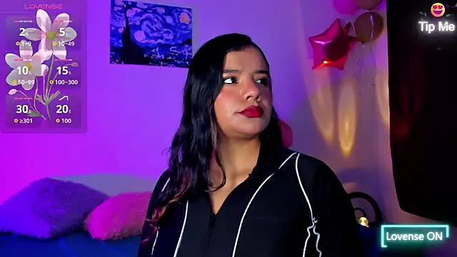 Shophie thoopson online show from 26, 11, 2025