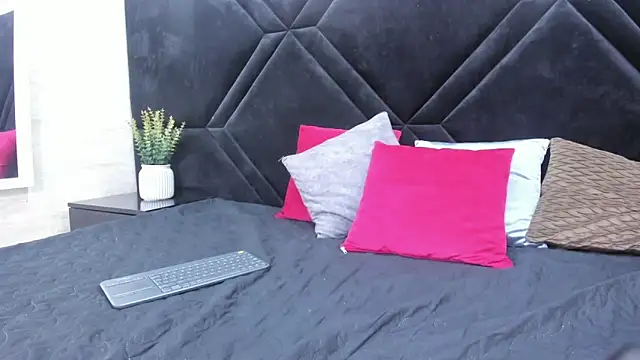 Dantzel  online show from 14, 3, 2026