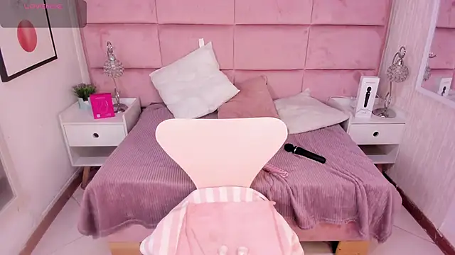 Snapshot of Janah_Myers chatting on 27, 10, 2025 Janah Myers online show from 27, 10, 2025