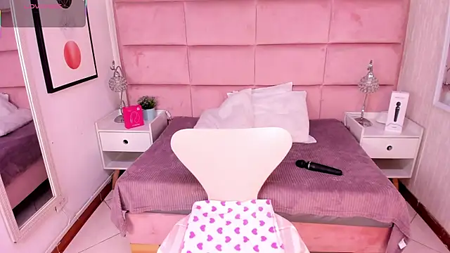 Janah Myers online show from 4, 12, 2025