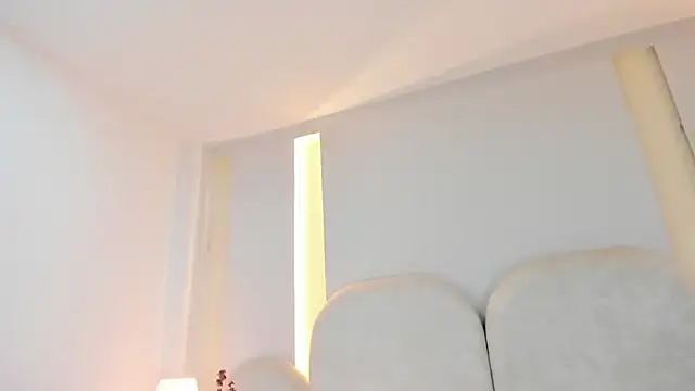 Snapshot of SalomeeBell chatting on 10, 10, 2025 SalomeeBell online show from 10, 10, 2025