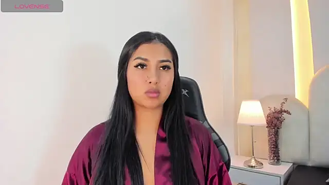 Snapshot of SalomeeBell chatting on 17, 12, 2025 SalomeeBell online show from 17, 12, 2025