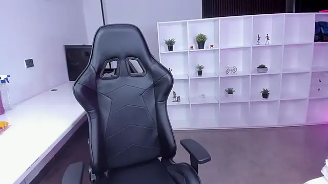 Snapshot of megan_bigboobs_ chatting on 29, 10, 2025 megan bigboobs online show from 29, 10, 2025