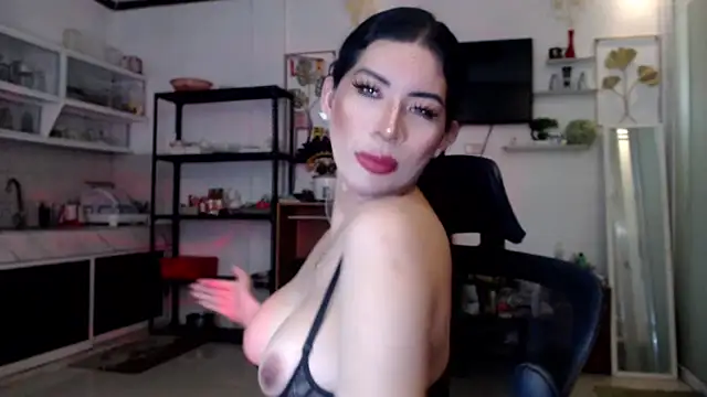 Snapshot of goddessofbigcock1234 chatting on 29, 9, 2025 goddessofbigcock1234 online show from 29, 9, 2025