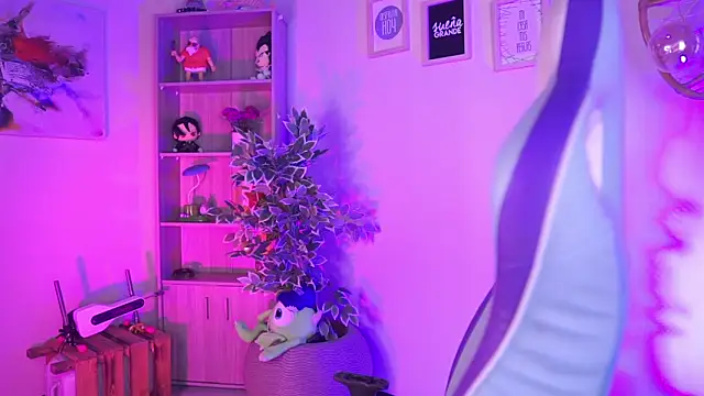 chloe moons  online show from 5, 3, 2026