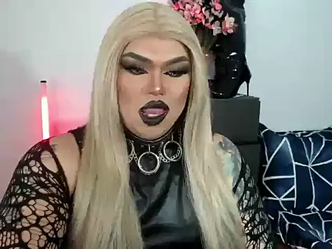 Snapshot of michellevixen922 chatting on 4, 11, 2025 michellevixen922 online show from 4, 11, 2025