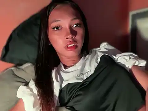 Snapshot of Simi_Ipit chatting on 21, 3, 2026 Simi Ipit online show from 21, 3, 2026