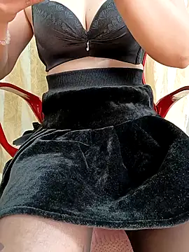 Snapshot of Mizzu-mi chatting on 25, 11, 2025 Mizzu-mi online show from 25, 11, 2025