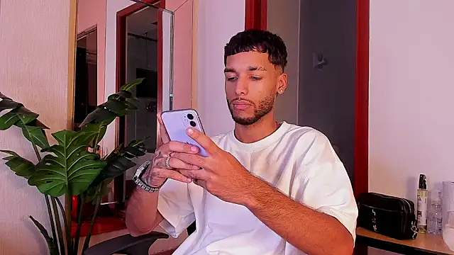 Thiagoferreti online show from 20, 3, 2026