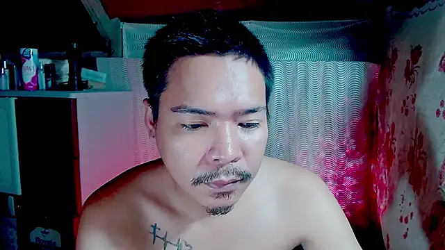 Snapshot of MANIACasianX chatting on 12, 10, 2025 MANIACasianX online show from 12, 10, 2025