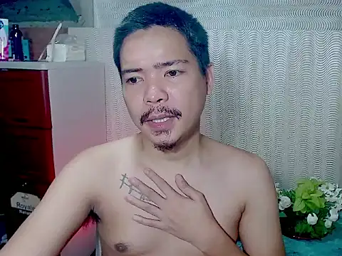 Snapshot of MANIACasianX chatting on 19, 10, 2025 MANIACasianX online show from 19, 10, 2025