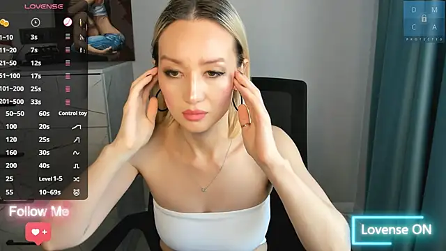 Snapshot of MinaDiamondd chatting on 26, 10, 2025 MinaDiamondd online show from 26, 10, 2025