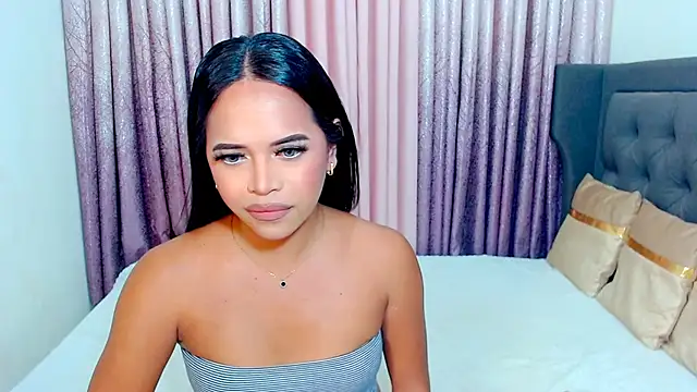 Snapshot of Lorainnelustts chatting on 10, 11, 2025 Lorainnelustts online show from 10, 11, 2025