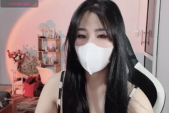 Snapshot of ___Daisy___ chatting on 8, 9, 2025 Daisy online show from 8, 9, 2025