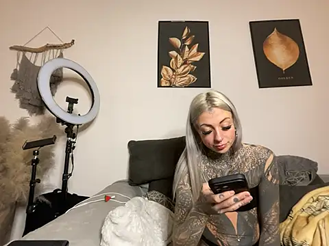 HotMelonskiii online show from 2, 2, 2026