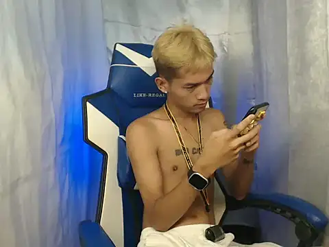 Snapshot of riks_tyler chatting on 5, 11, 2025 riks tyler online show from 5, 11, 2025