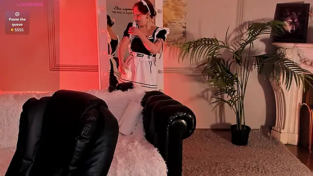 Violet Griffen online show from 3, 12, 2025