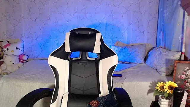 TssluttyNikka online show from 4, 4, 2026