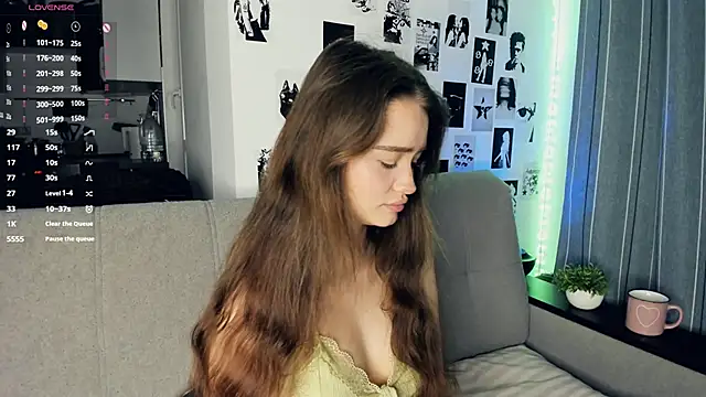 lovelyalivia online show from 18, 11, 2025