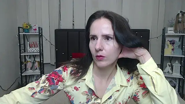 KarinaSwann online show from 23, 9, 2025