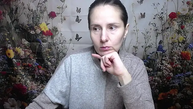 KarinaSwann online show from 6, 10, 2025