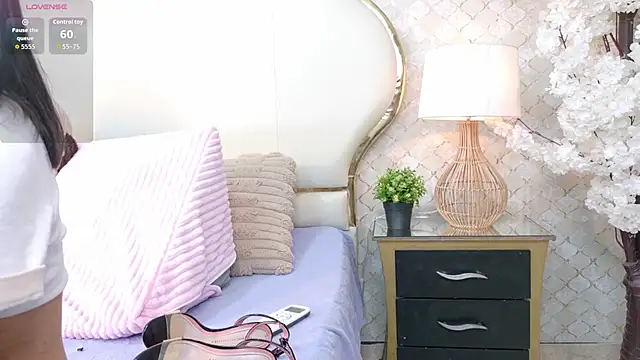 Mhia Sweet  online show from 10, 3, 2026